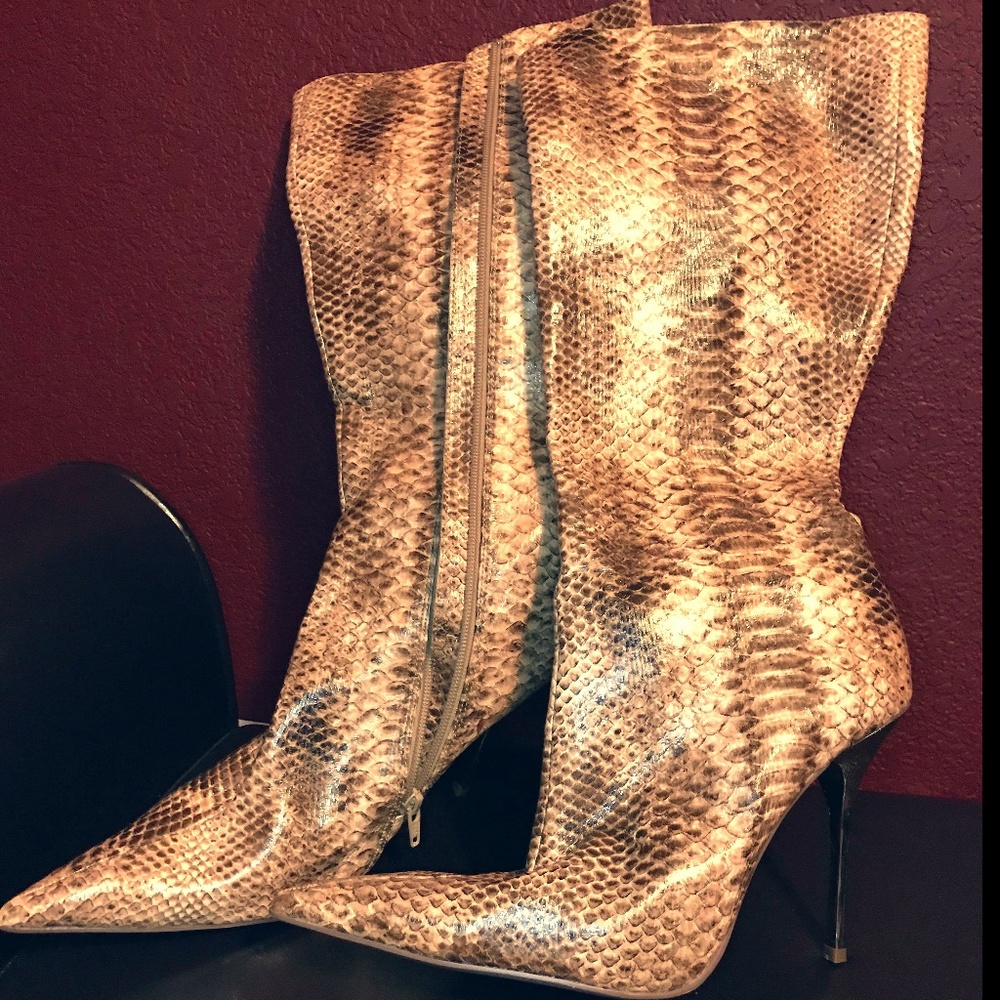 Faux Snake Skin Boot Size 10